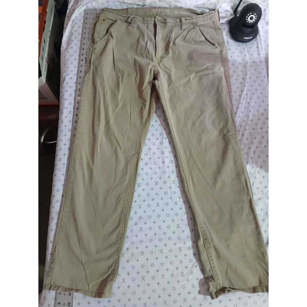 Men’s Signature Levi Strauss Beige Slim Khaki Work Pants Size 38 x 32